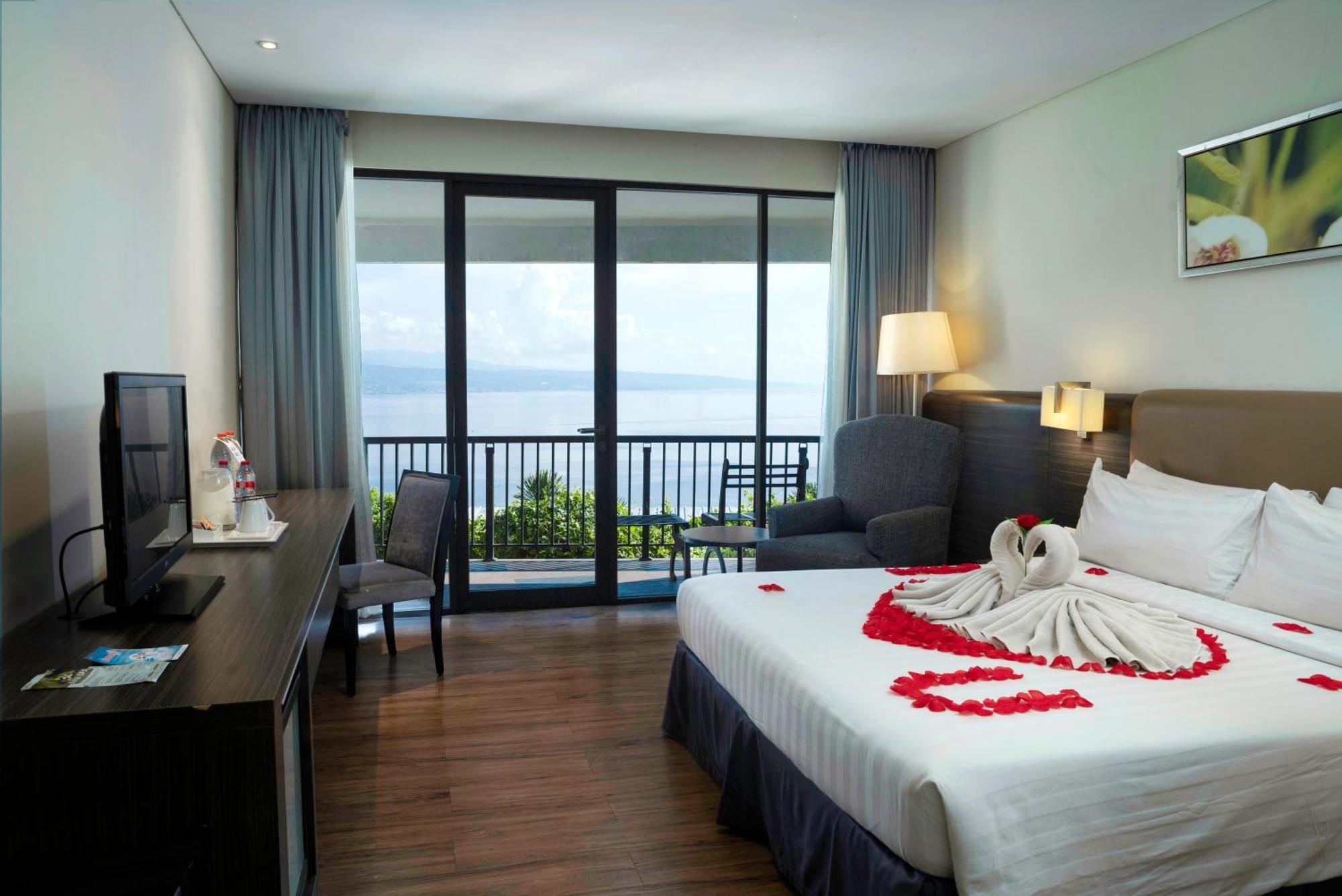 เอสเตรลลาร์ โฮเต็ล แอนด์ คอนเฟอเรนซ์ Hotel ลูวุก ภายนอก รูปภาพ