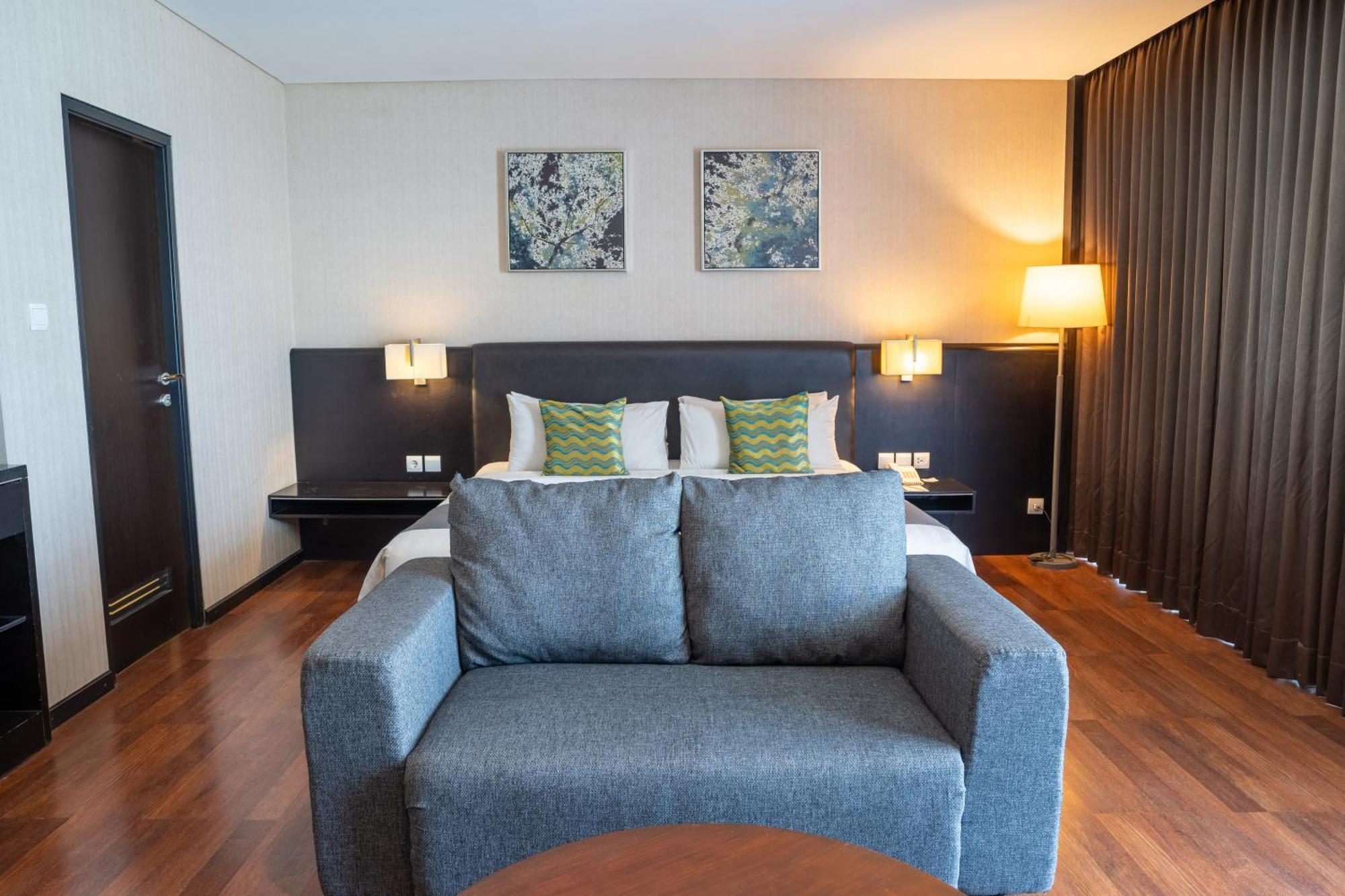 เอสเตรลลาร์ โฮเต็ล แอนด์ คอนเฟอเรนซ์ Hotel ลูวุก ภายนอก รูปภาพ