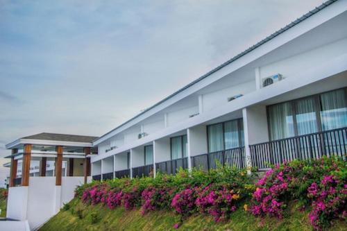 เอสเตรลลาร์ โฮเต็ล แอนด์ คอนเฟอเรนซ์ Hotel ลูวุก ภายนอก รูปภาพ